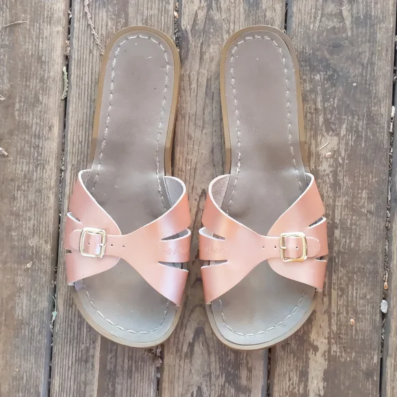 Saltwater Sandals - Picture 1 of 4